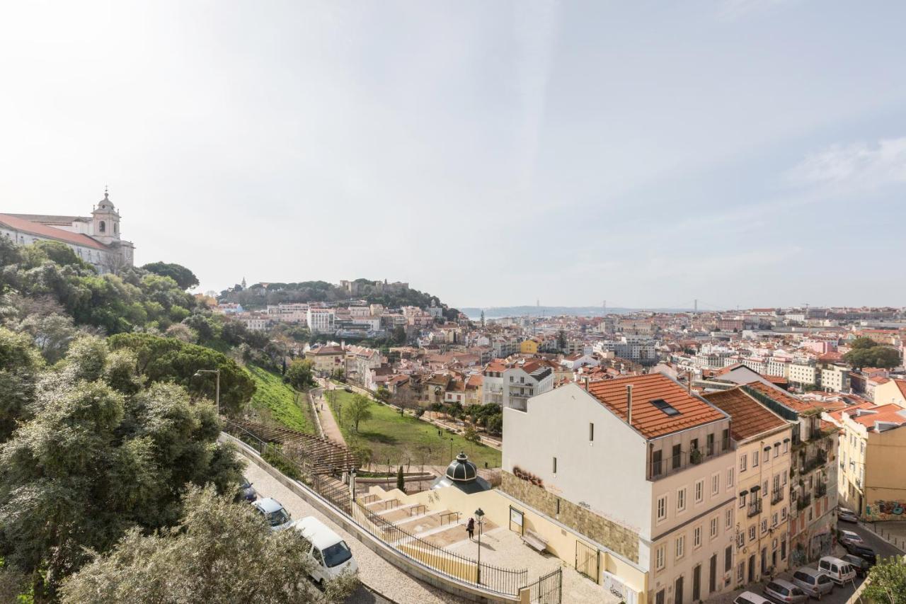 Stroll To Coffee Shops Near A Renovated Hillside Apartment In Graca 리스본 외부 사진