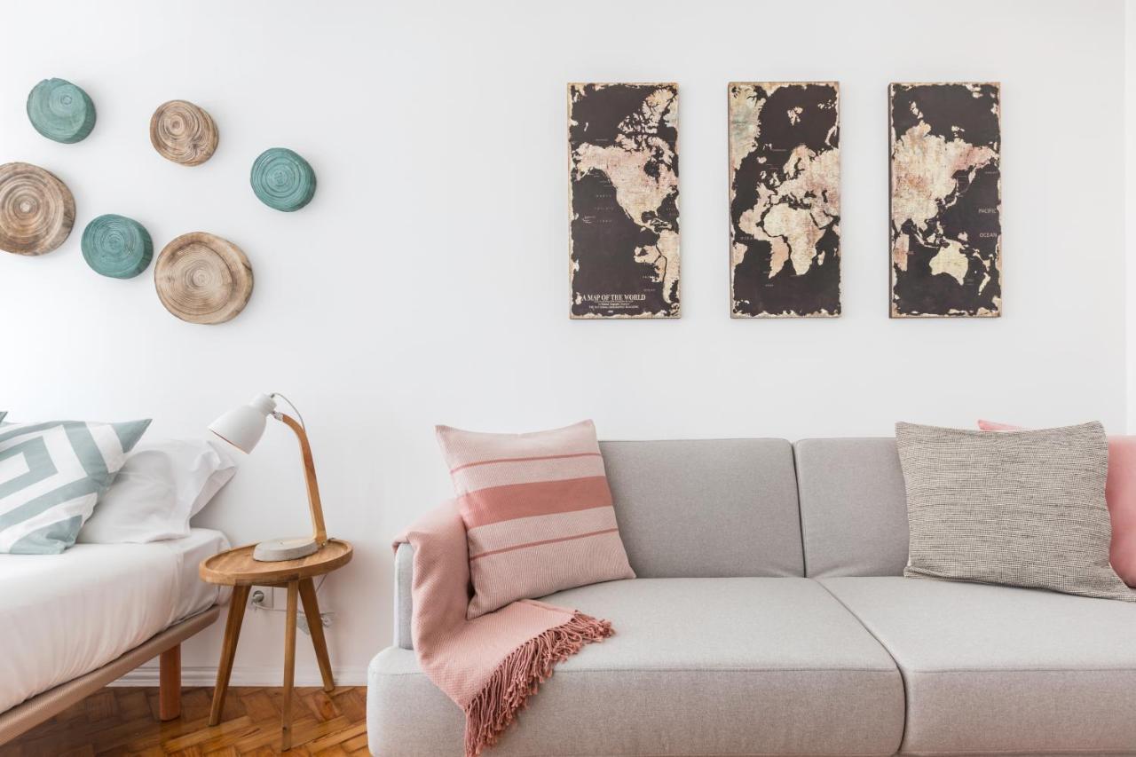 Stroll To Coffee Shops Near A Renovated Hillside Apartment In Graca 리스본 외부 사진